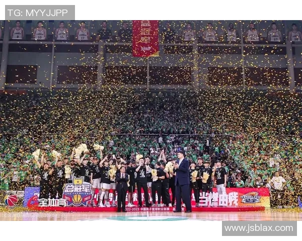 辽宁男篮新赛季备战顺利，斩获季前赛冠军展现实力